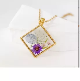 Náhrdelník s pravými květy – kolekce Florea  Diy viola dark